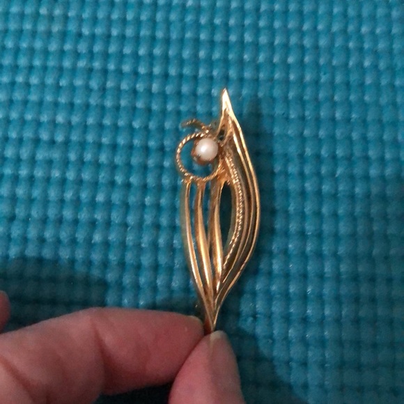 Beautiful Vintage Faux Pearl Pin - Picture 3 of 4